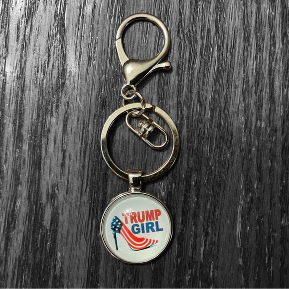 🇺🇸Trump Girl High Heel Ring & Clasp Silver Key Chain! - Picture 9 of 10